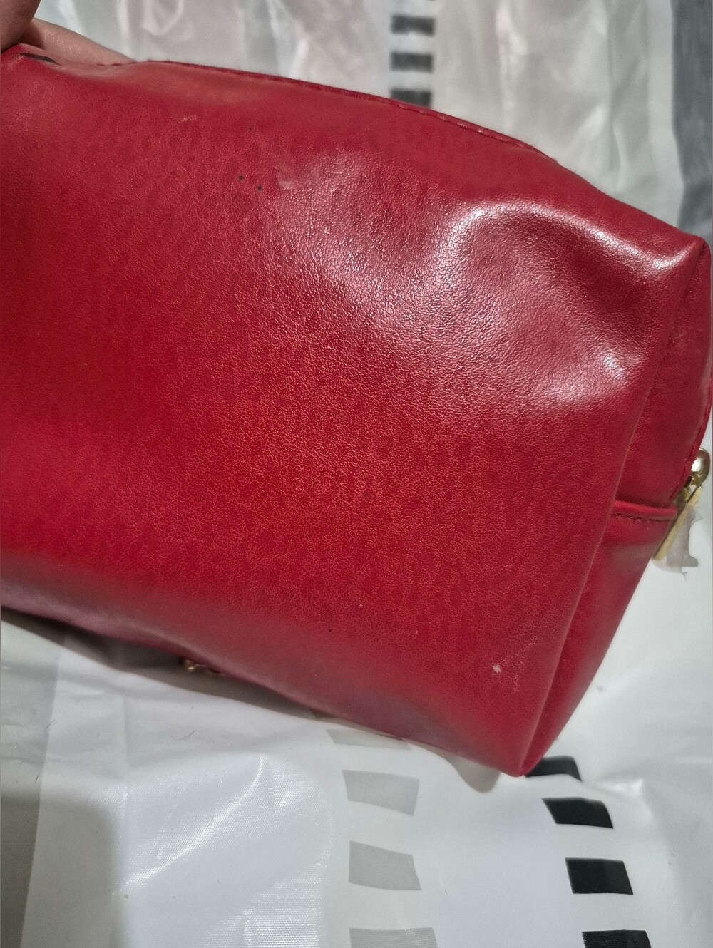 Yves Saint Laurent  Chain Crossbody Beauty Bag - Picture 8 of 9